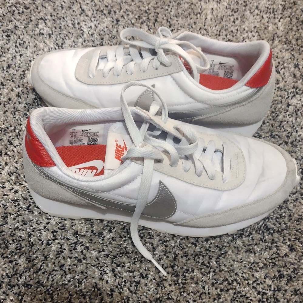 Women's Nike Daybreak Sneakers